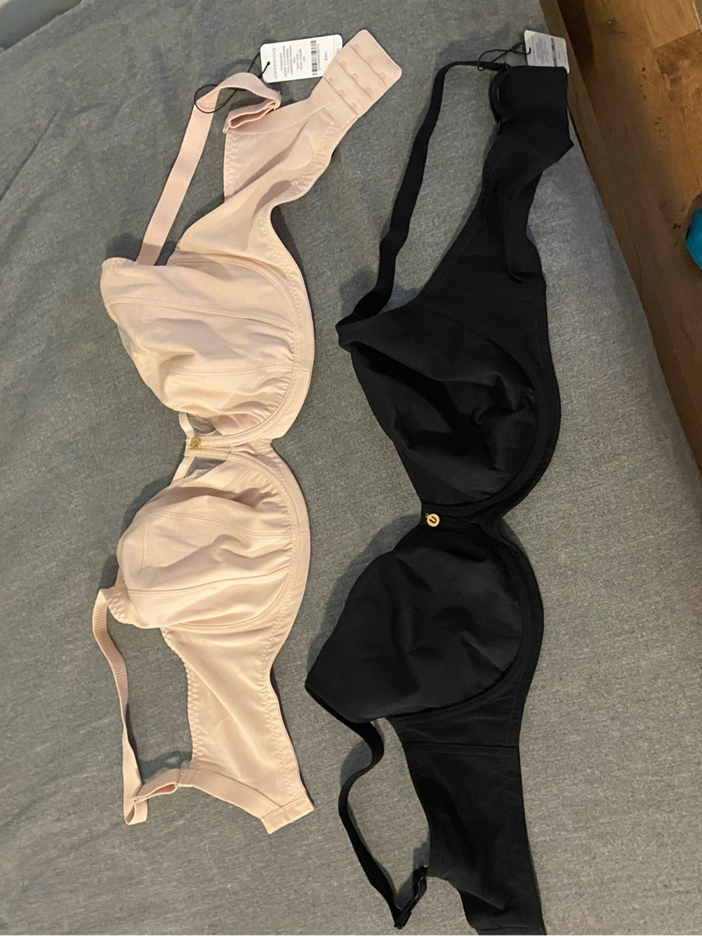 Everyday Underwire Bra — Black and Light Pink